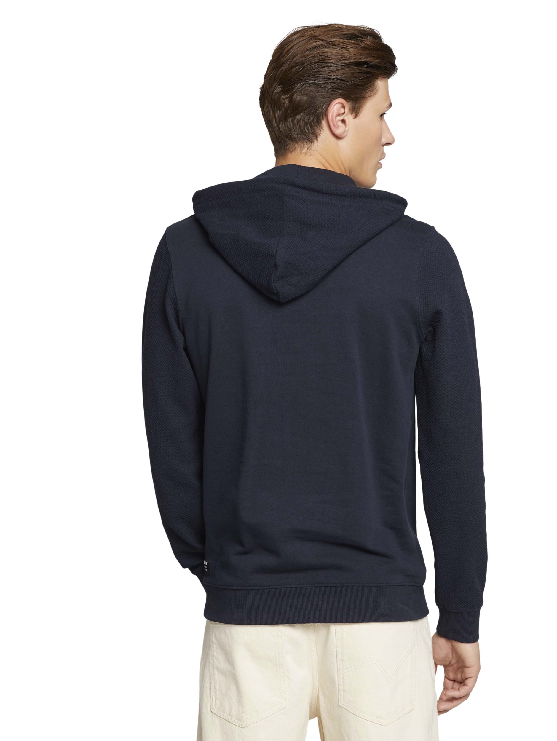 Hoody with structure