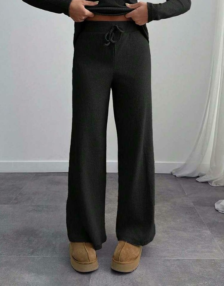 SHEIN CZARNE SPODNIE PRĄŻKI S06__L