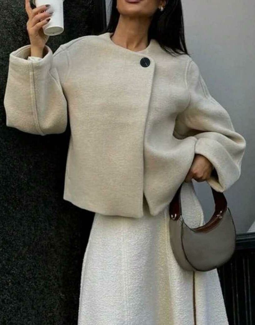 SHEIN BEŻOWA KURKA GUZIK W01__S