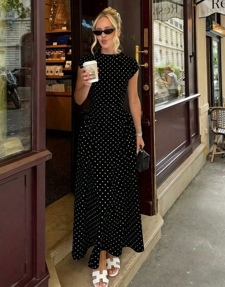 SHEIN CZARNA ROZKLOSZOWANA MAXI SUKIENKA W GROSZKI PK01__S