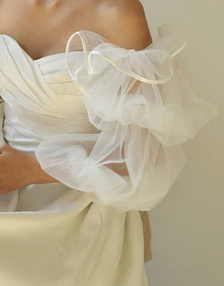 SHEIN BIAŁE TIULOWE RĘKAWY S07__ONE SIZE