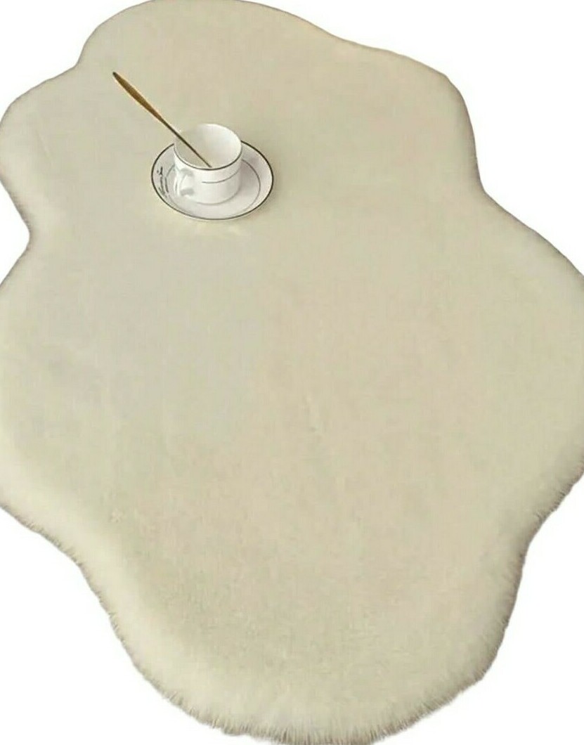 SHEIN BIAŁY FUTRZANY DYWAN S07__40X60