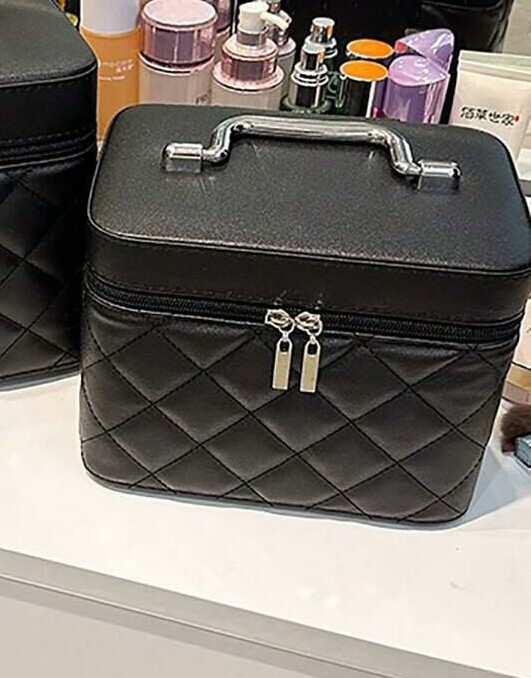 SHEIN CZARNA PIKOWANA KOSMETYCZKA S07__15X16X21CM