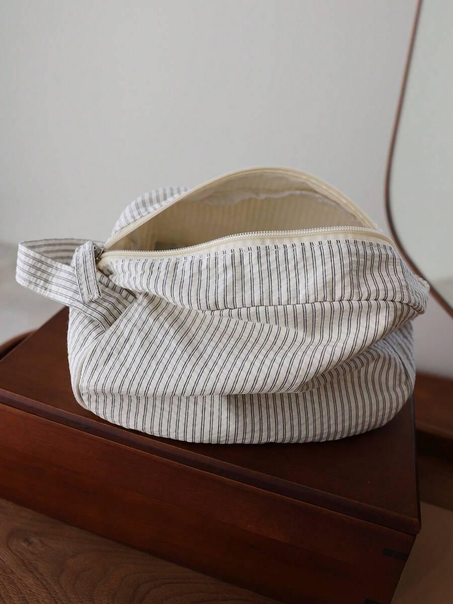 SHEIN KOSMETYCZKA W PASKI S07