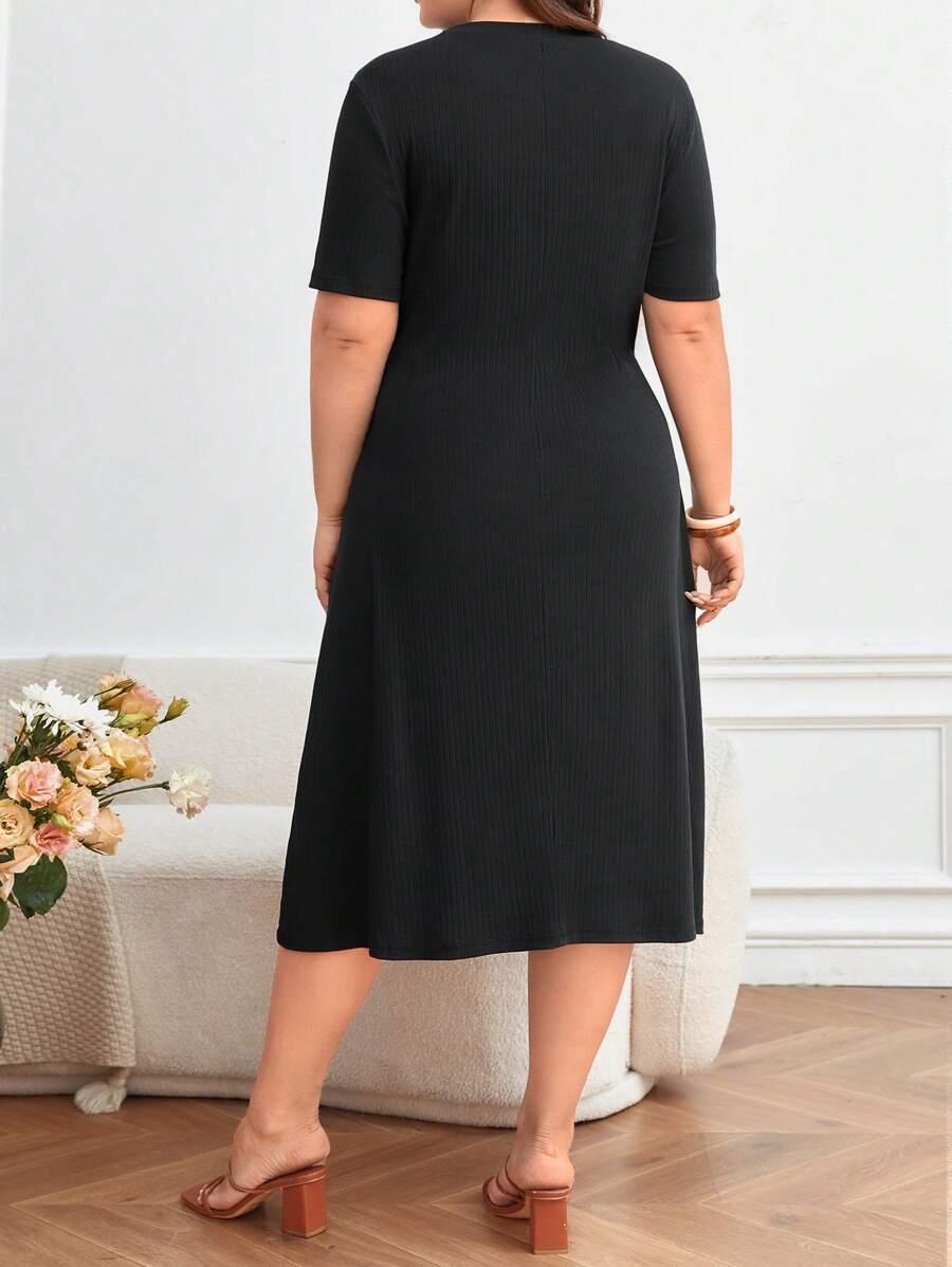 SHEIN CZARNA MIDI SUKIENKA KRÓTKI RĘKAW S06__52