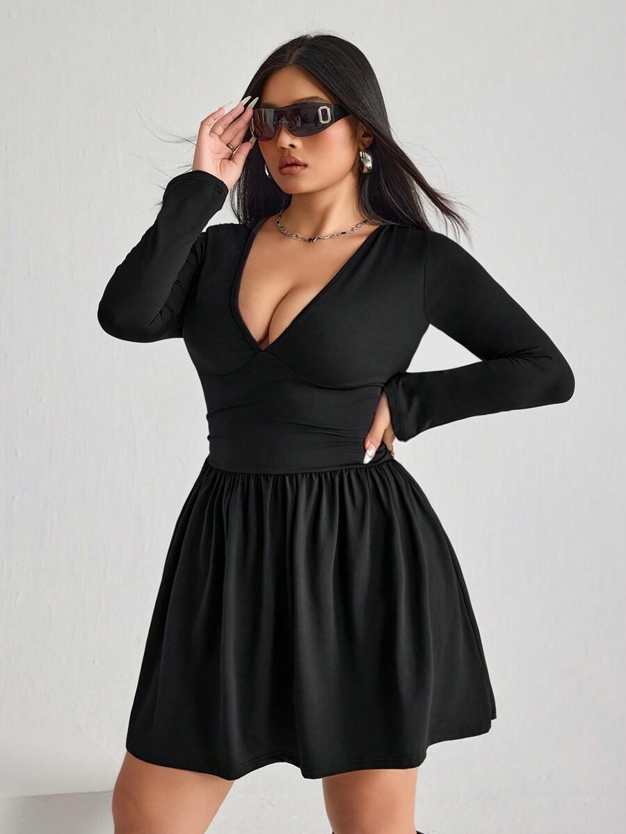 SHEIN CZARNA MINI SUKIENKA V-NECK PK01__M