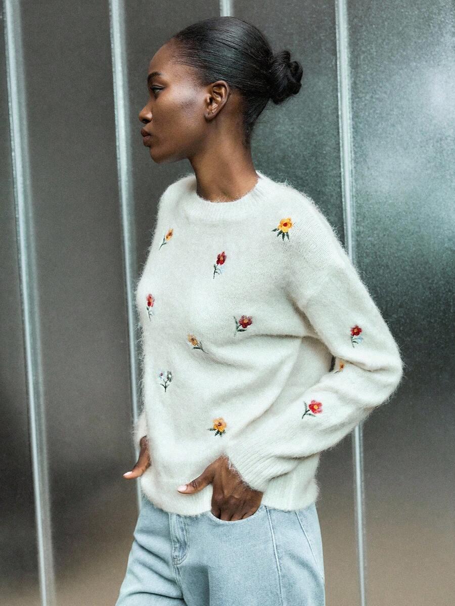 SHEIN KREMOWY SWETER KWIATY S06__L
