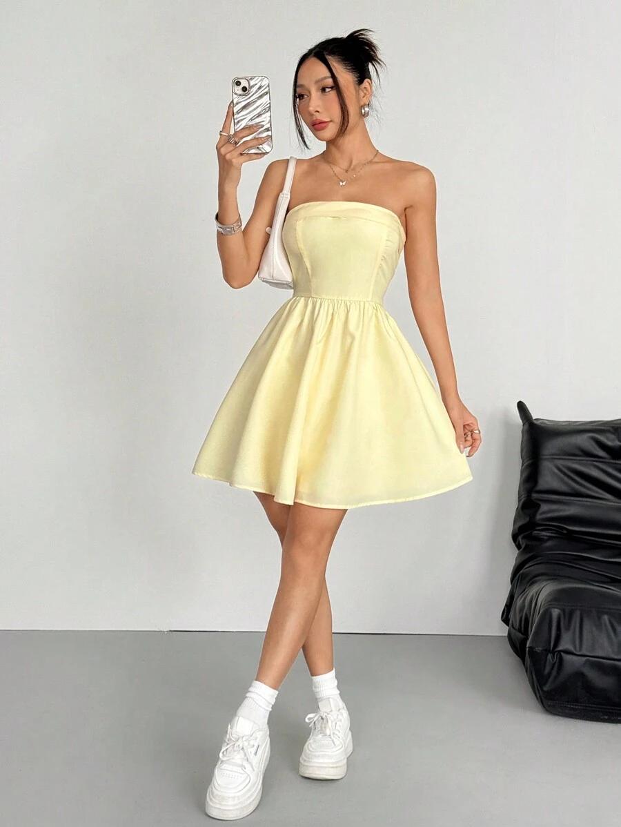 SHEIN ROZKLOSZOWANA ŻÓŁTA MINI SUKIENKA ODKRYTE RAMIONA PK01__XS