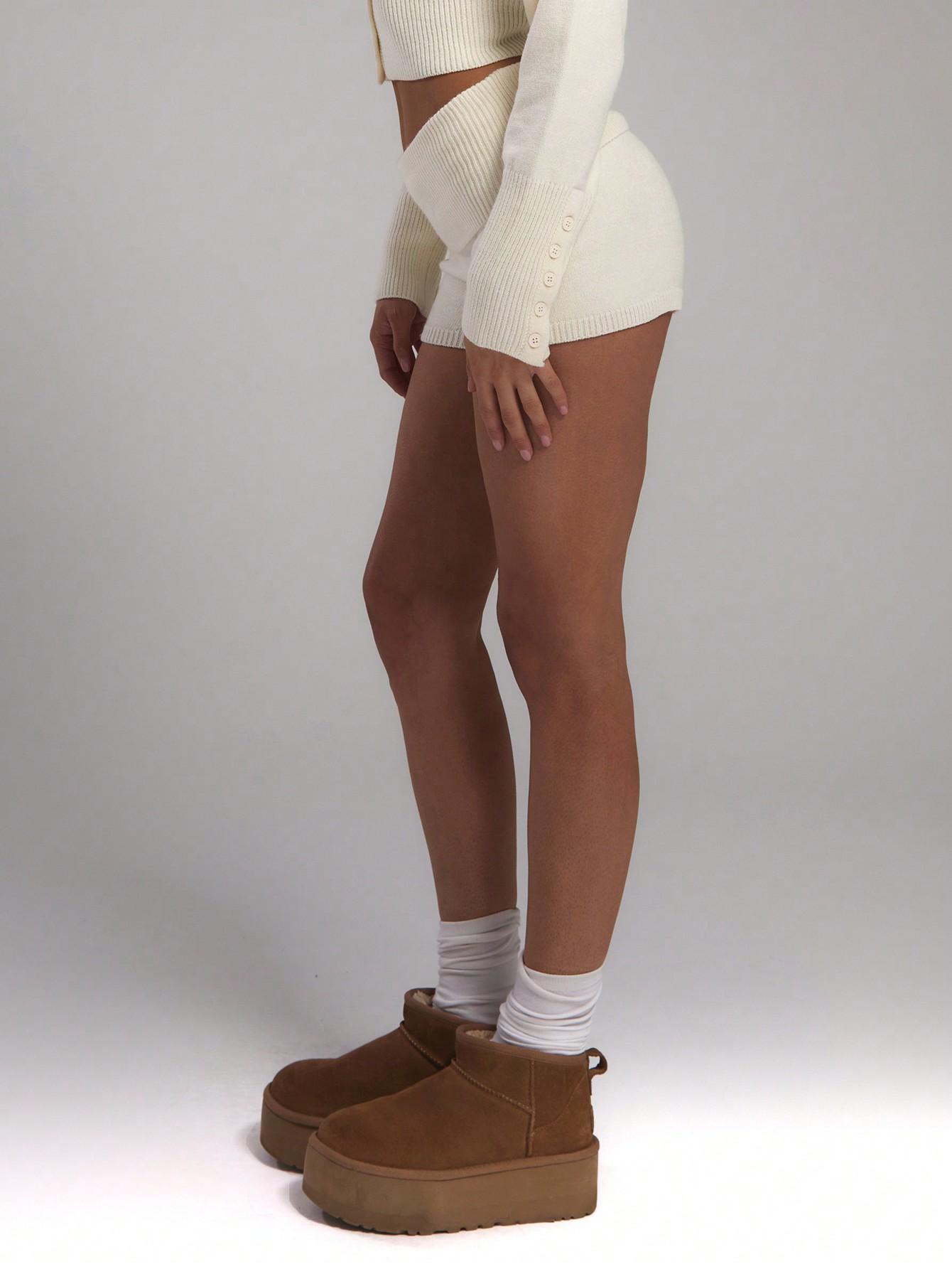 SHEIN KREMOWE DZIANINOWE SPODENKI S06__M