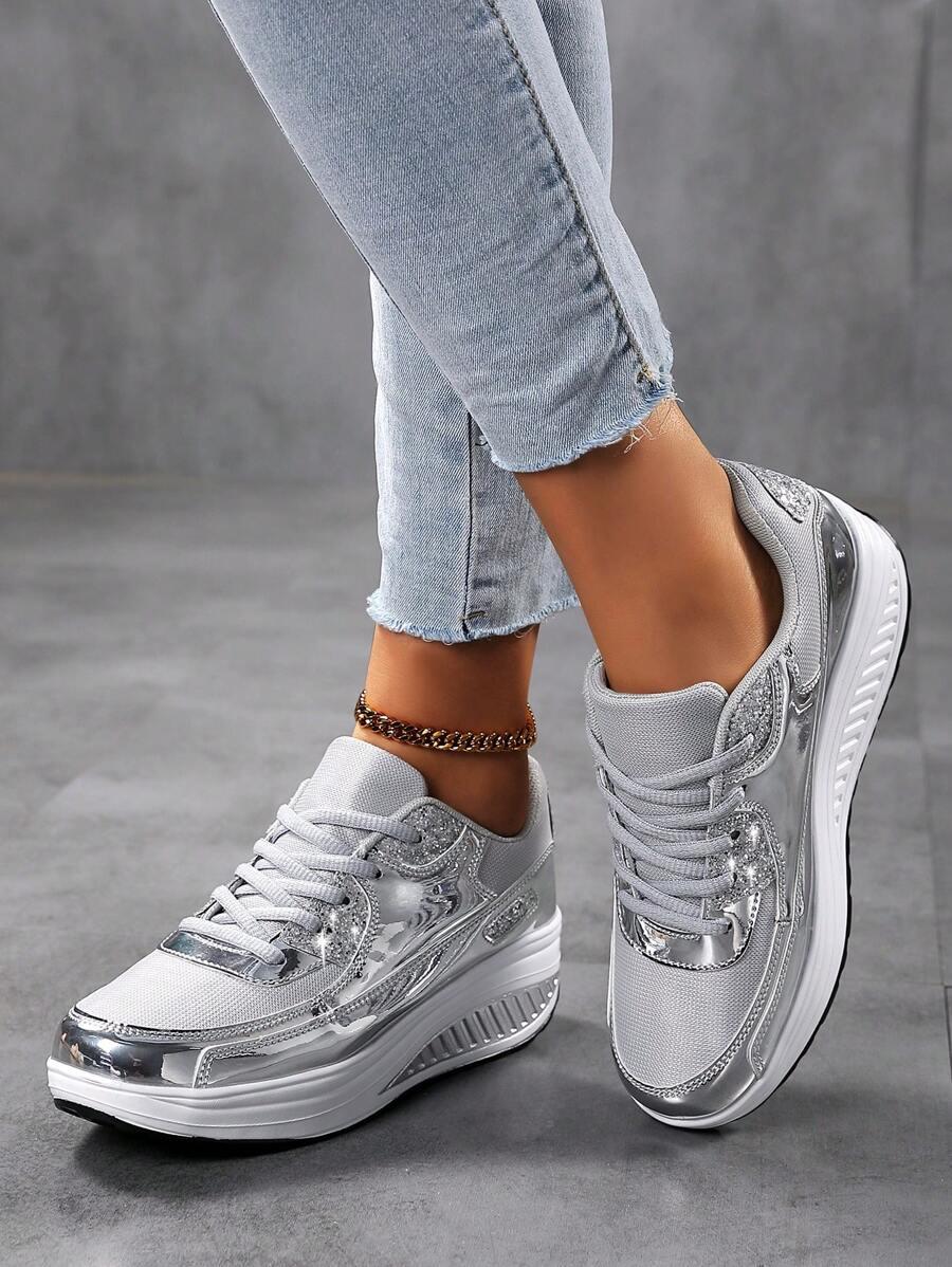 SHEIN BUTY SPORTOWE ZDOBIENIE