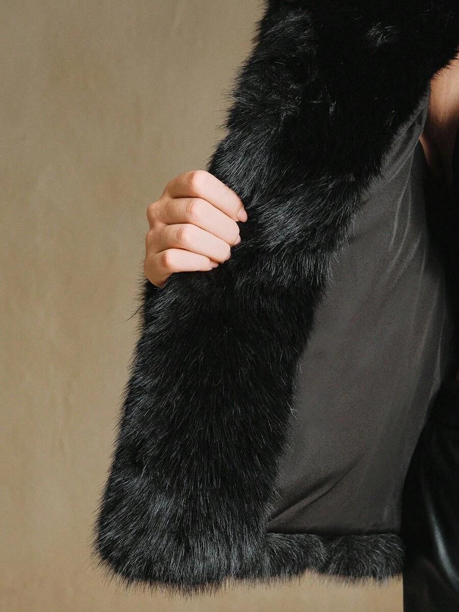 SHEIN CZARNE SZTUCZNE FUTRO W01__50