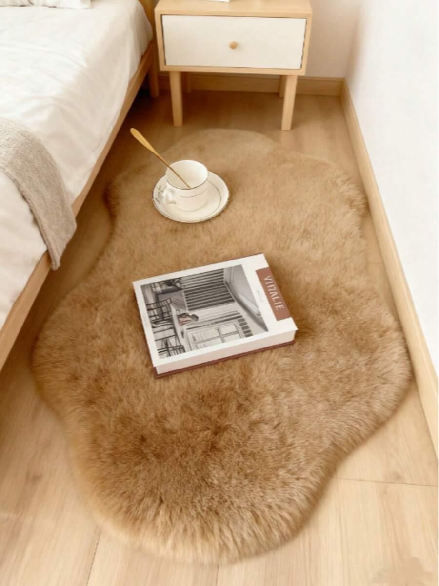 SHEIN BRĄZOWY DYWAN IMITACJA FUTRA S07__40X60