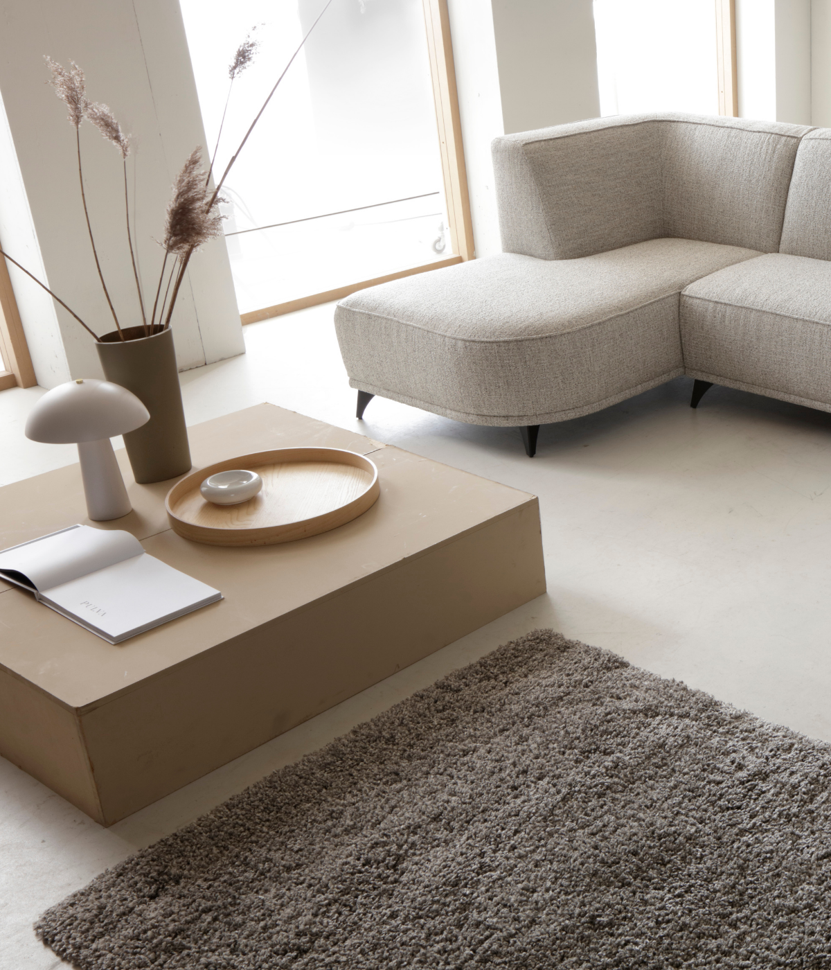 Narożnik modułowy Naomi w kształcie litery U w nowoczesnym saloie