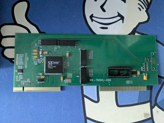 S3 Trio 64V+ VLB w trakcie lutowania.