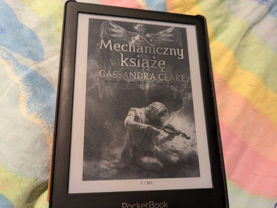 Okładka e-booka "Mechaniczny Książę" Cassandry Clare. E-book ma 381 stron.
