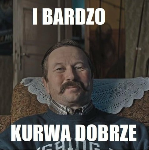Andrzej Gałecki siedzi na fotelu, uśmiecha się i mówi "I bardzo, kurwa, dobrze"