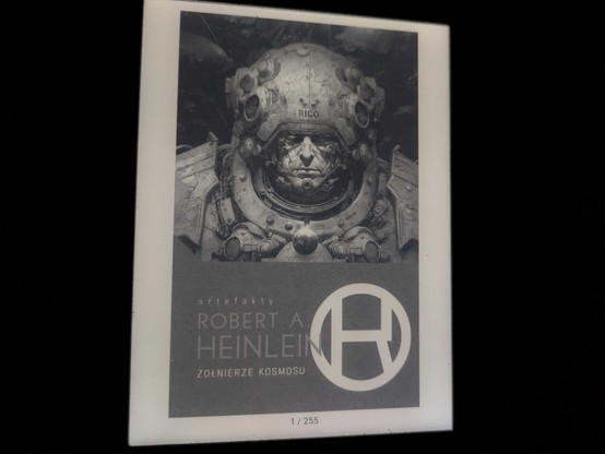 Okładka e-booka "Żołnierzy Kosmosu" Roberta A. Heinleina. E-book ma 255 stron.
