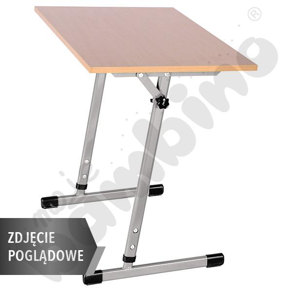 Stół T pochyły 70x50 rozm. 3–4, 1os., stelaż aluminium, blat brzoza, obrzeże ABS, narożniki proste