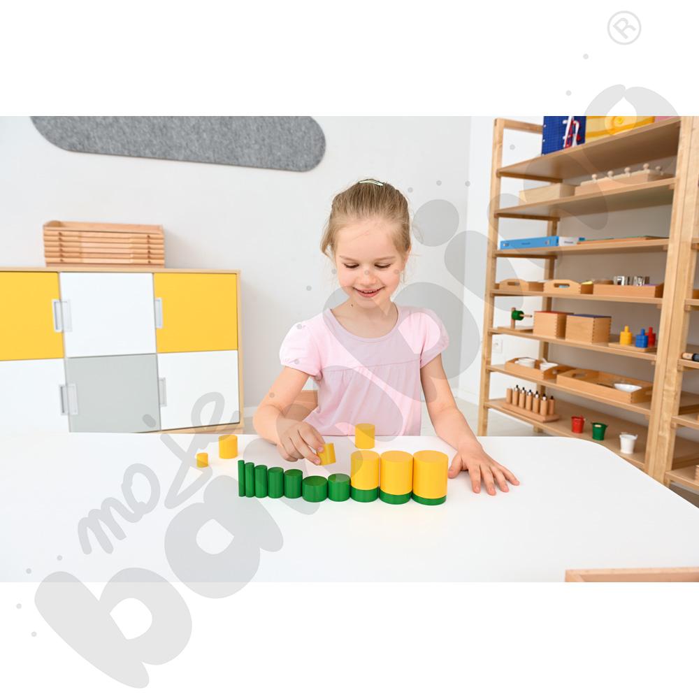 Kolorowe cylindry Montessori