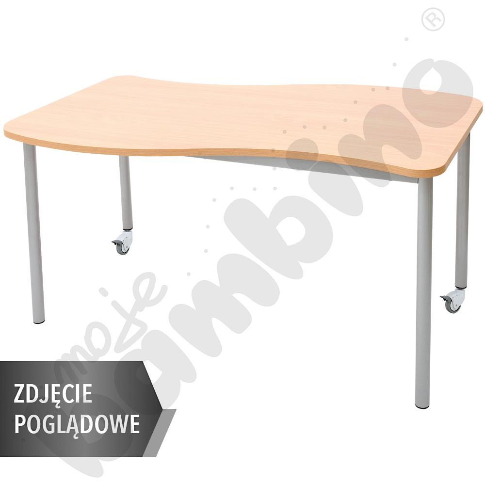 Stół Mila prostokąt falisty 140x72, blat buk, narożniki proste, rozm. 4 z dwoma kółkami