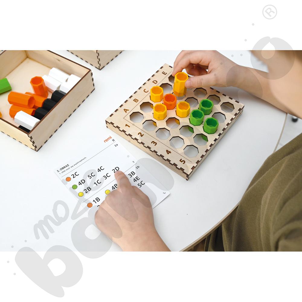 Kodi - zestaw stolikowy Kodi - zestaw stolikowy