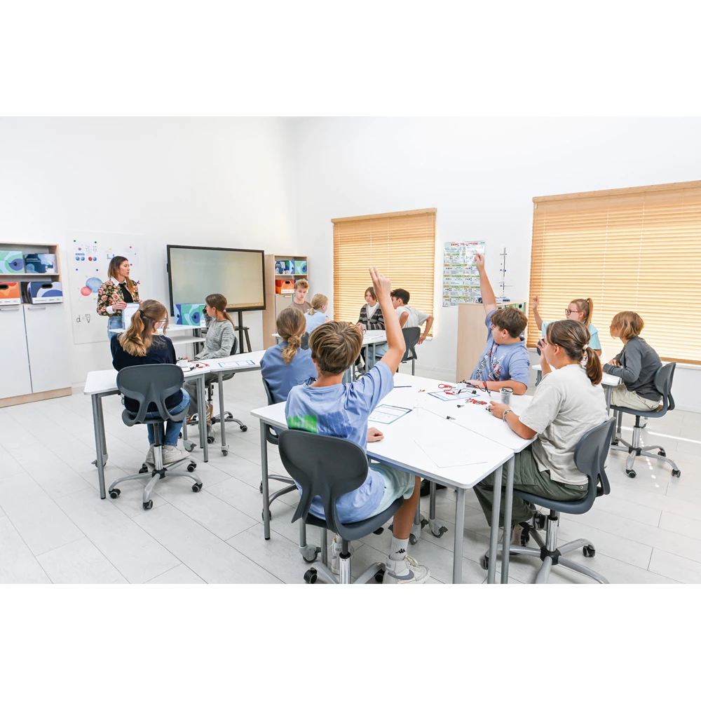 Zdjęcie krzeseł obrotowych do szkoły