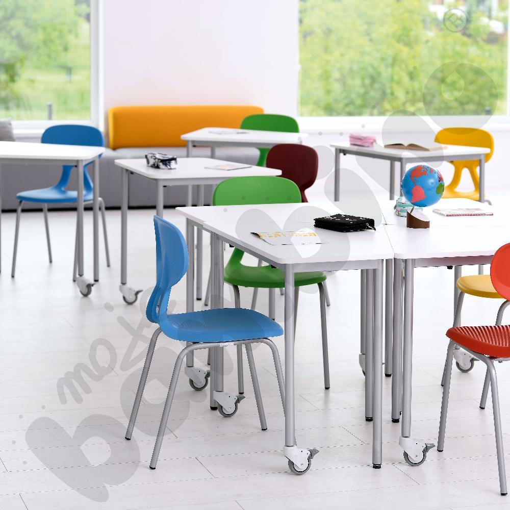 Sala szkolna z mobilnymi stolikami Moove+ 2