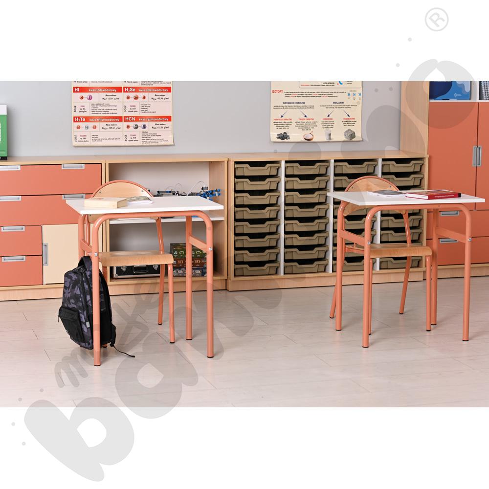 Stół Daniel 70x50 rozm. 6, 1-os., stelaż łososiowy, blat biały, obrzeże ABS, narożniki proste Stół Daniel 70x50 rozm. 6, 1-os., stelaż łososiowy, blat biały, obrzeże ABS, narożniki proste