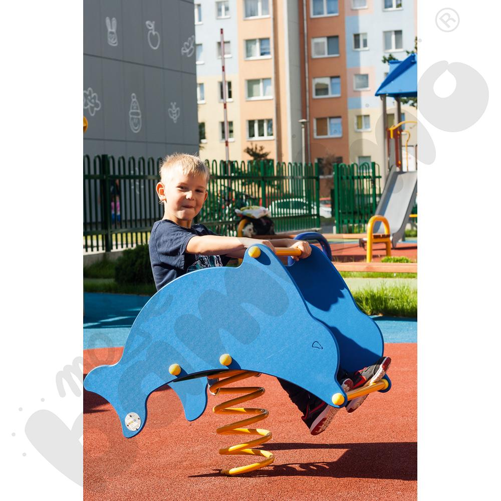 Sprężynowiec Delfin na podstawie metalowej