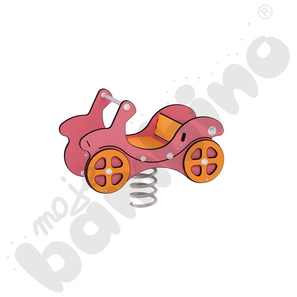 Autko Urbi A na podstawie betonowej