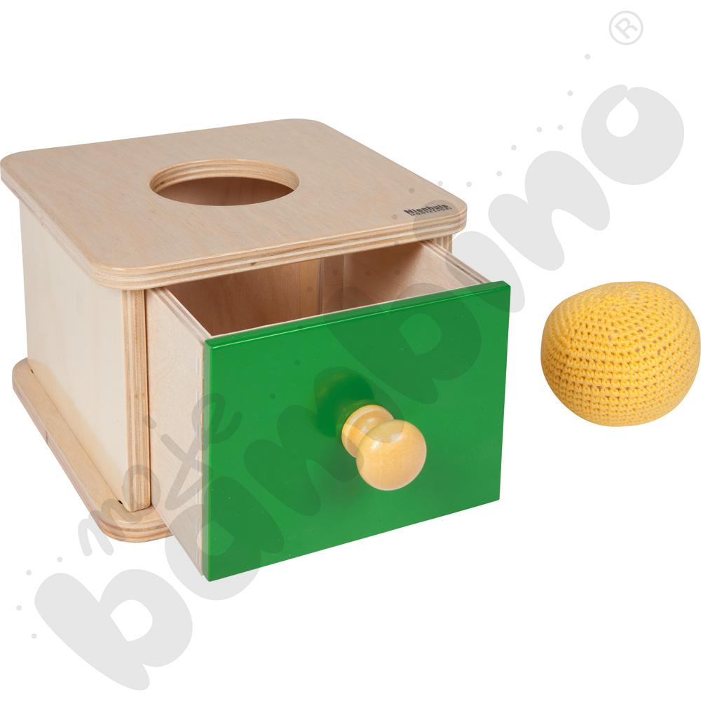 Pudełko z zieloną szufladą i piłeczką Montessori