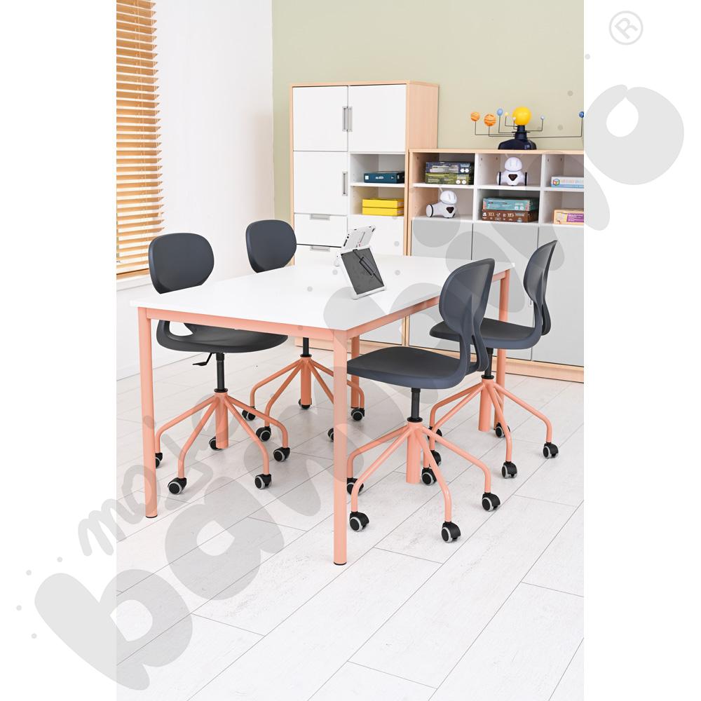 Stół Mila 160 x 80 biały, stelaż łososiowy, z 4 krzesłami Piano szaro-łososiowymi, rozm. 6