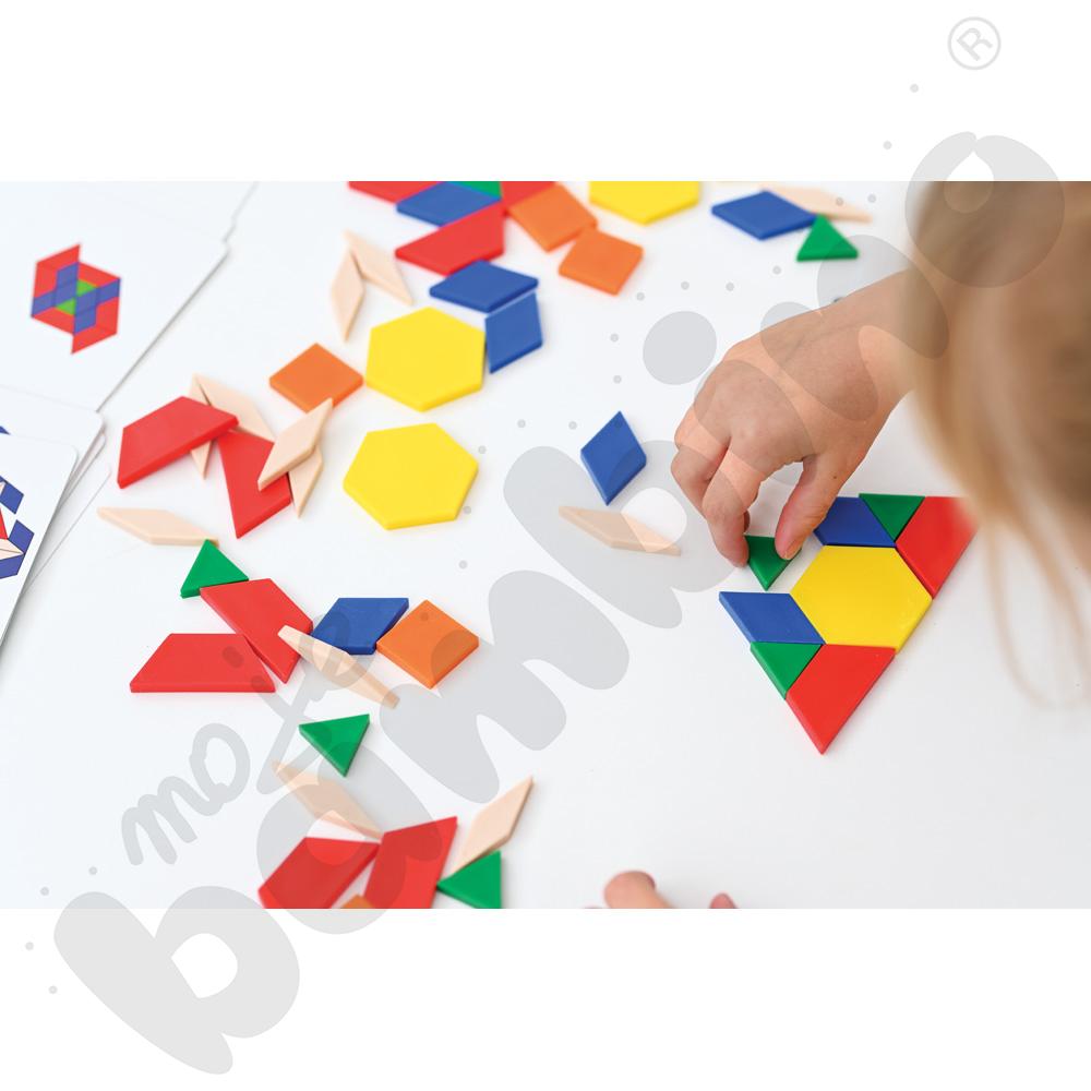 Geometryczne kształty z kartami zadań