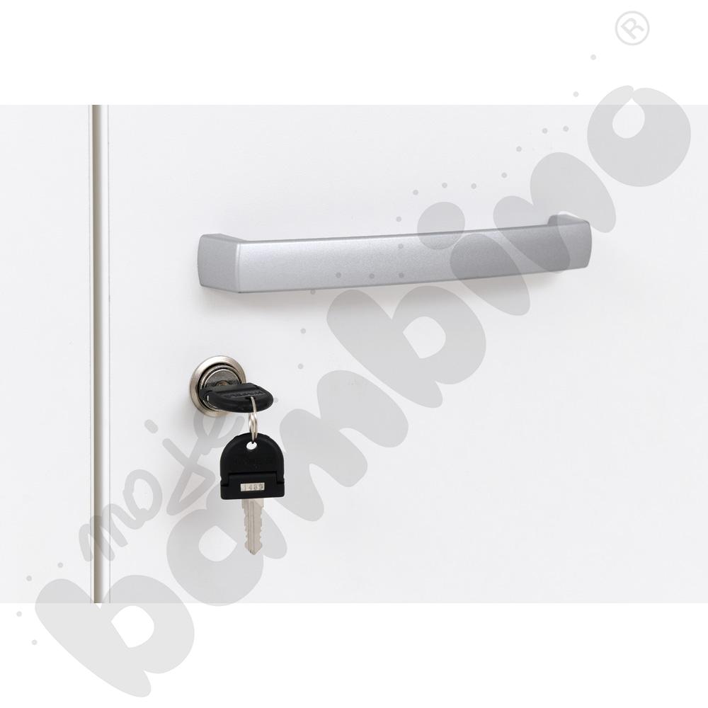 Szafa ubraniowa Grande wysoka 2 os., gł. 39,8 - skrzynia klon jasny i białe drzwi Szafa ubraniowa Grande wysoka 2 os., gł. 39,8 - skrzynia klon jasny i białe drzwi