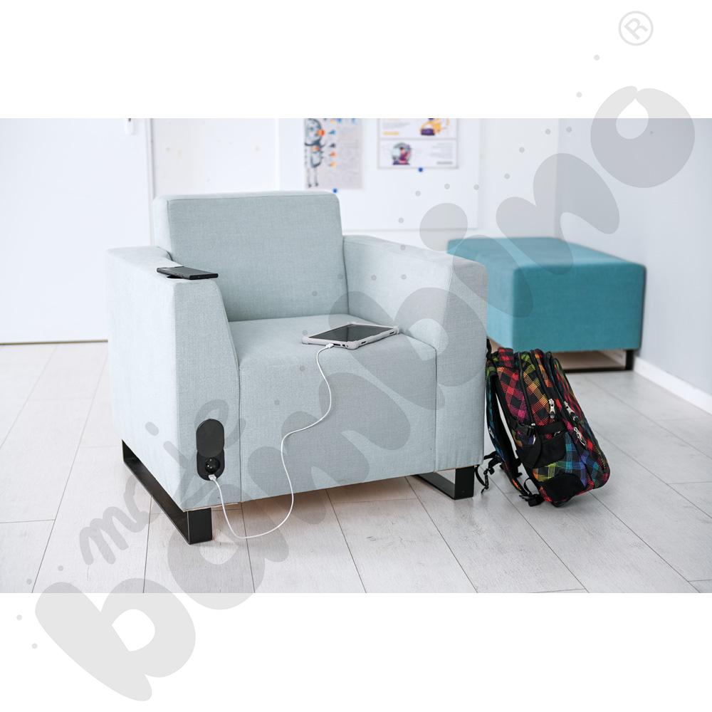 Fotel Universum wys. 82 cm, 2 boki niskie, lewy z gniazdkiem elektrycznym i indukcją, tkanina KG02