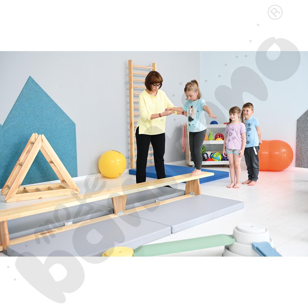 Ławka gimnastyczna 3 m - nogi drewniane Ławka gimnastyczna 3 m - nogi drewniane