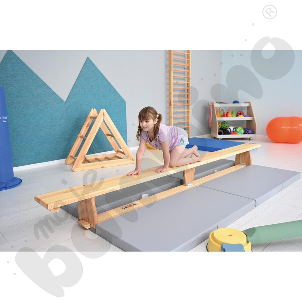 Ławka gimnastyczna 3 m - nogi drewniane Ławka gimnastyczna 3 m - nogi drewniane