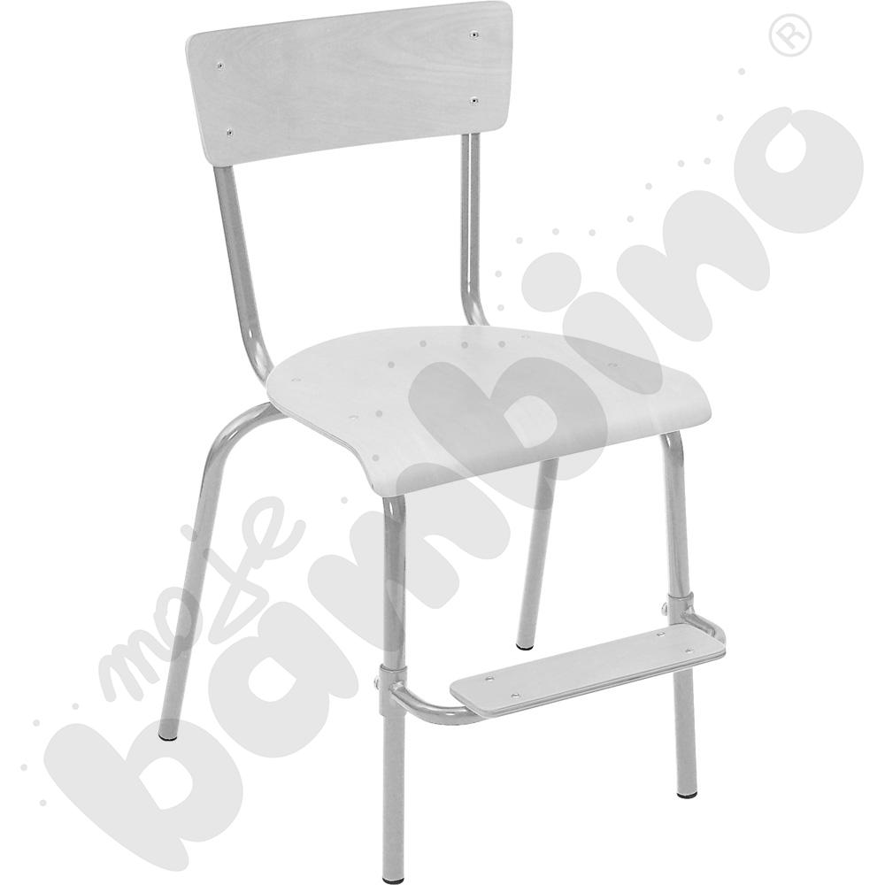 Krzesło D z podnóżkiem