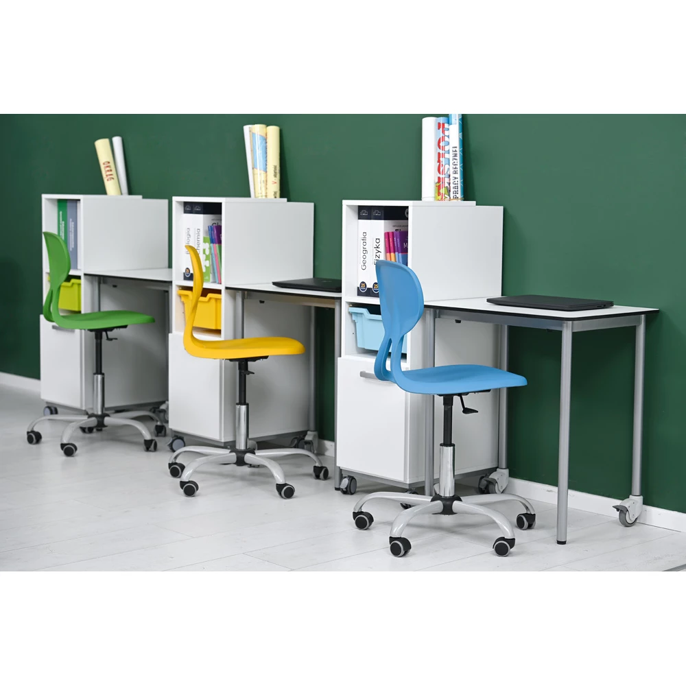 Zdjęcie obrotowych krzeseł szkolnych