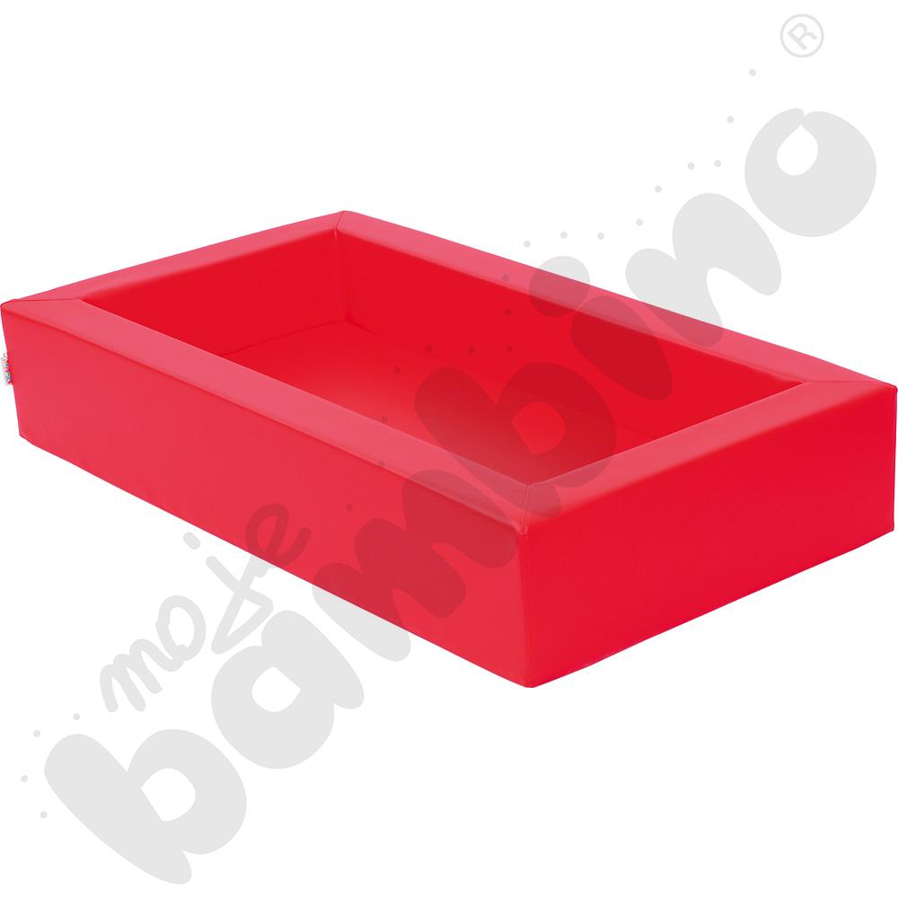 Czerwone łóżeczko piankowe z materacem