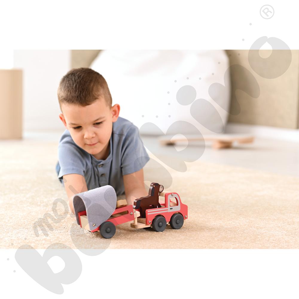 Ciężarówka z przyczepką