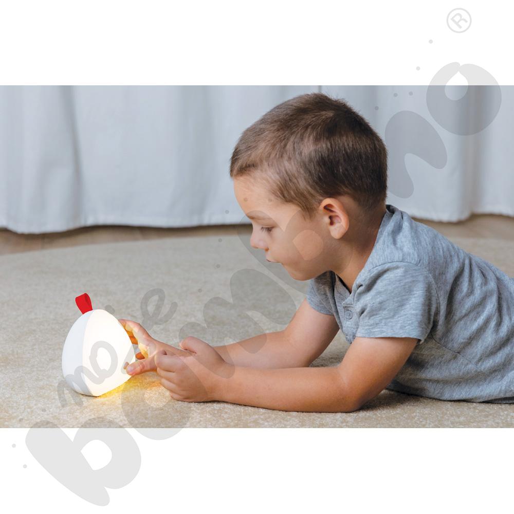Lampka LED z odgłosem burzy