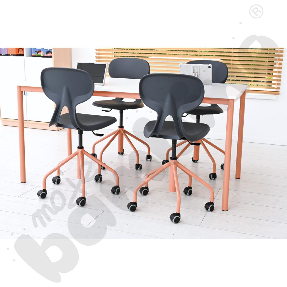 Stół Mila 160 x 80 biały, stelaż łososiowy, z 4 krzesłami Piano szaro-łososiowymi, rozm. 6