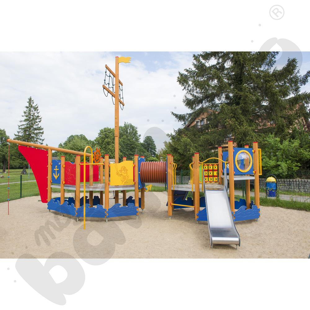 Statek Diasa, drewniane słupy