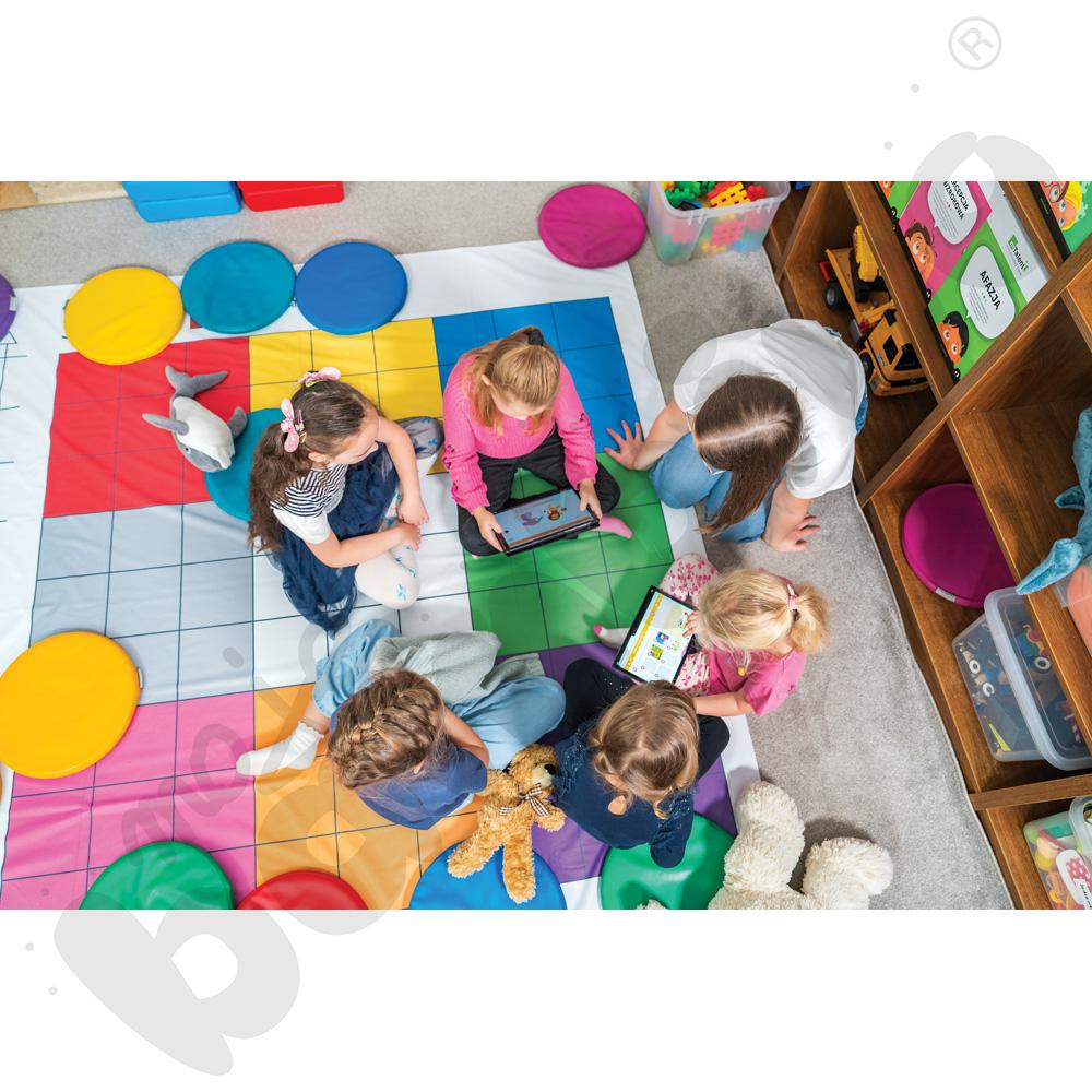 Edukacyjna Mata STEAM z interaktywną obudową cyfrową