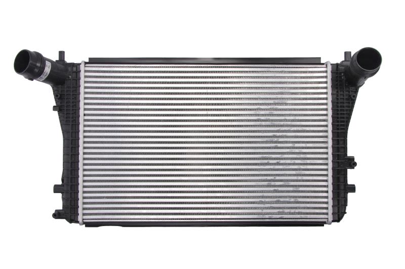 Chłodnica powietrza intercooler NISSENS 96493