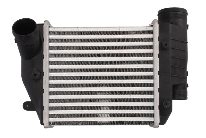 Chłodnica powietrza intercooler NISSENS 96576
