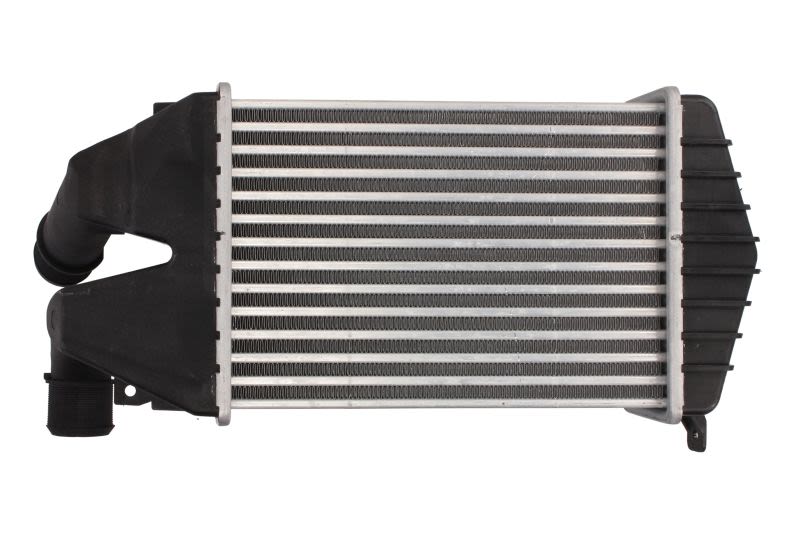 Chłodnica powietrza intercooler NISSENS 96587