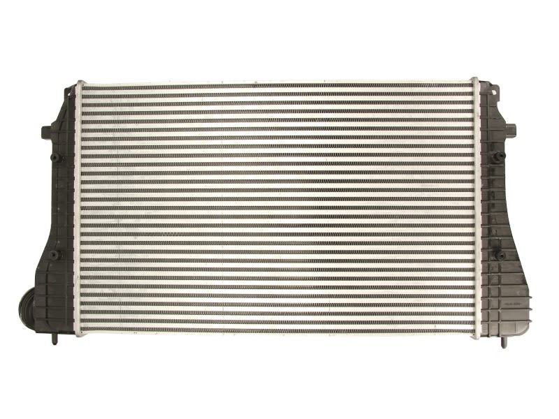 Chłodnica powietrza intercooler NISSENS 96633