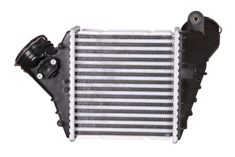 Chłodnica powietrza intercooler NISSENS 96176